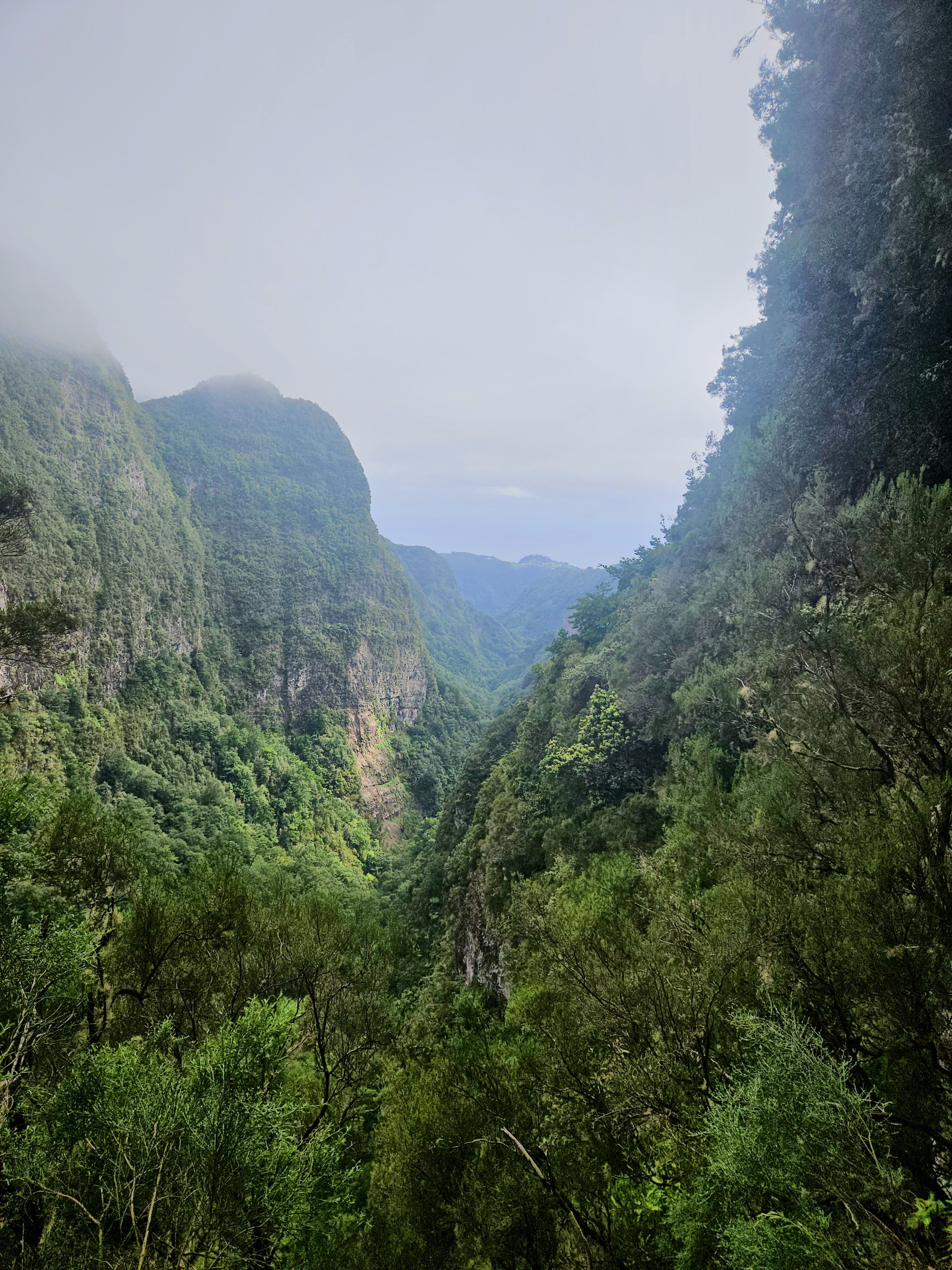 Vue spectaculaire sur la valée